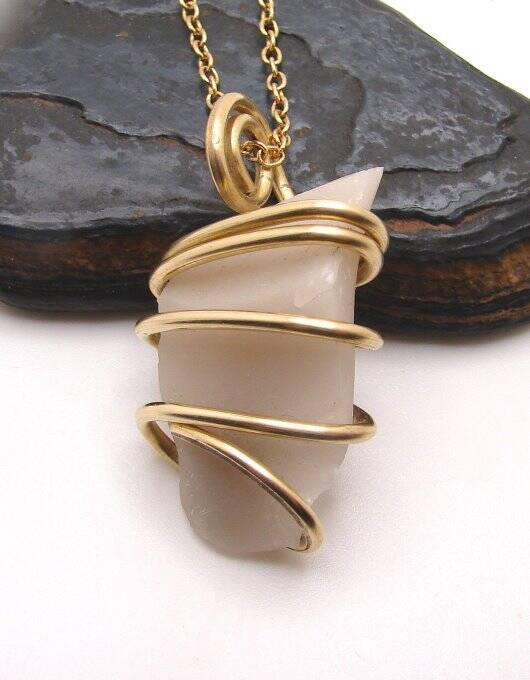 NOVACULITE PENDANT IN MERLIN'S GOLD - BE FREE AGAIN 56
