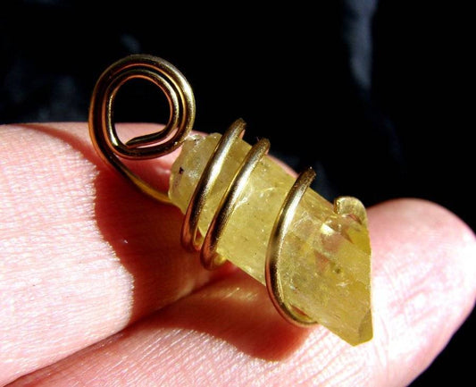 APATITE GREEN CRYSTAL  CRYSTAL PENDANT MERLIN'S GOLD #30 BRONZE