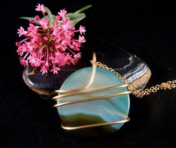 UNUSUAL AGATE HEALING PENDANT BRONZE MERLIN'S GOLD- BALANCE CHAKRAS 104