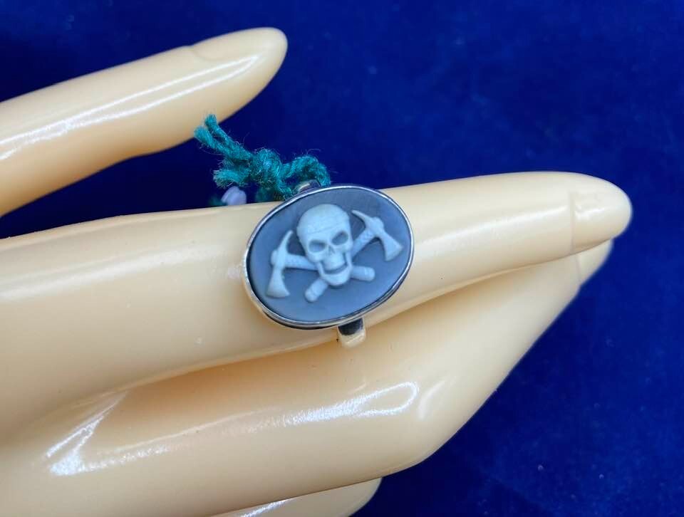 Sterling Silver Natural Oval 6.82ct White Skull & Cameo Ring Size 7.5