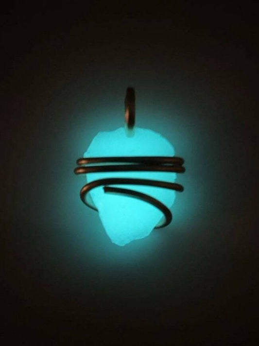 Kryptonite Crystal Necklace Superhero Jewelry Photoluminescent Glows in Dark #53