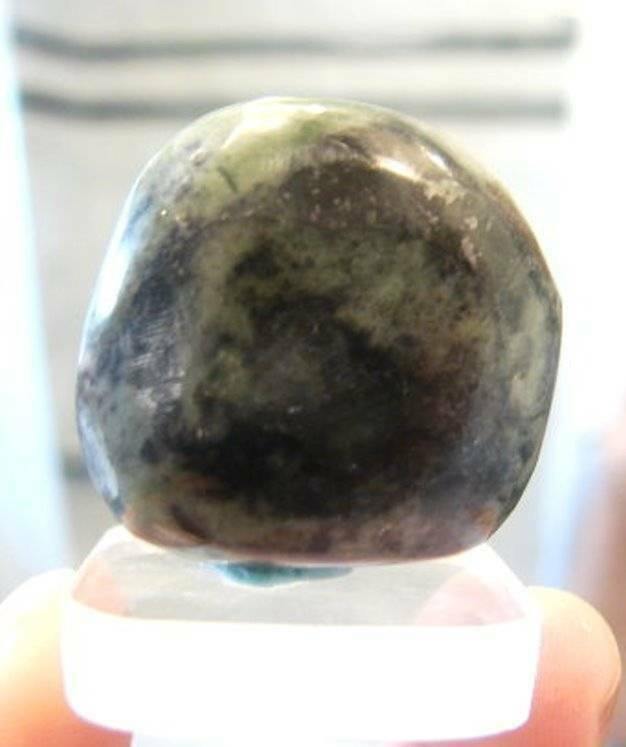 Inca Jade Over Soul Crystal Tumbled Amulet Om Aum - Psychic Pathways