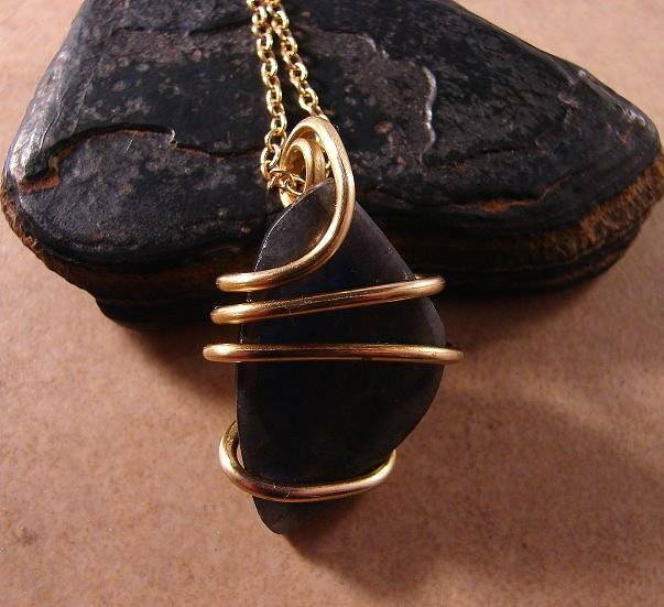 NORTHERN LIGHTS LABRADORITE CRYSTAL PENDANT MERLIN'S GOLD BRONZE #11