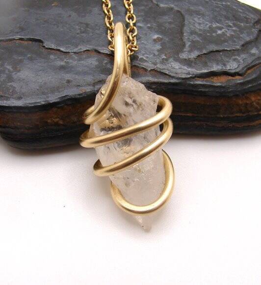 SATYALOKA PENDANT GATHERED BY MONKS INDIA ENLIGHTENMENT Merlin's Gold #320