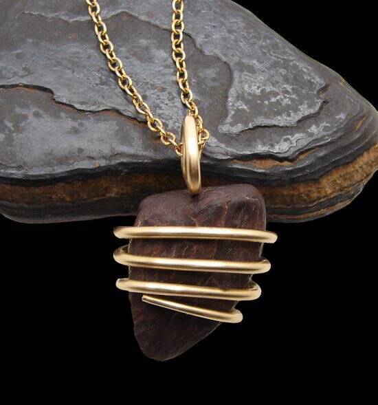 PENDANT OF OLDEST STONE IN THE WORLD 2 BILLION YEAR OLD GENESIS STONE GOLD #70