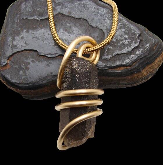 RARE BLACK DRAGON QUARTZ PENDANT IN BRONZE MERLIN'S GOLD 651
