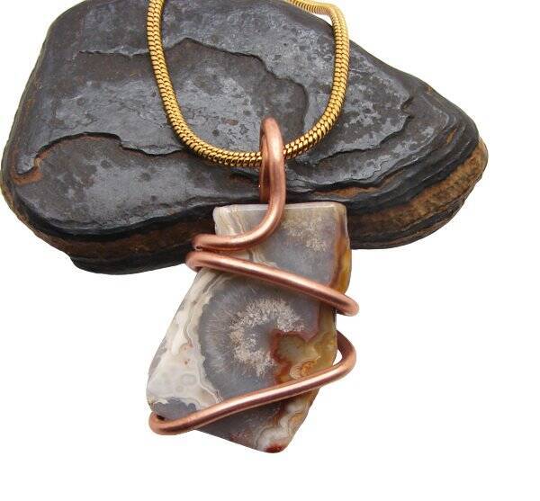 72.5 cts - NEW RADIANCE JASPER ART AMULET PENDANT Necklace COPPER #103
