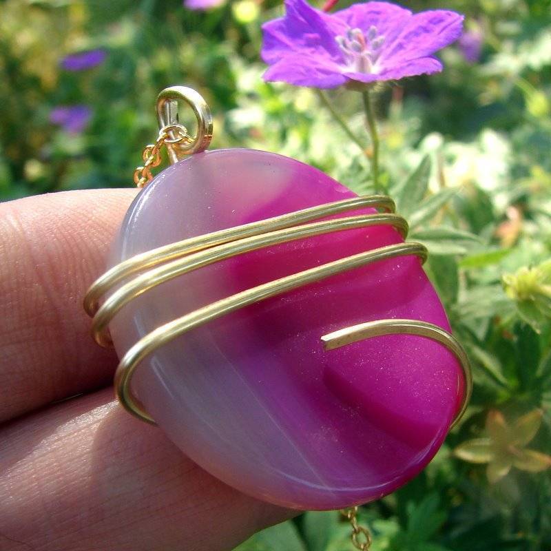 PINKiISH AGATE HEALING PENDANT BRONZE MERLIN'S GOLD- BALANCE CHAKRAS #105
