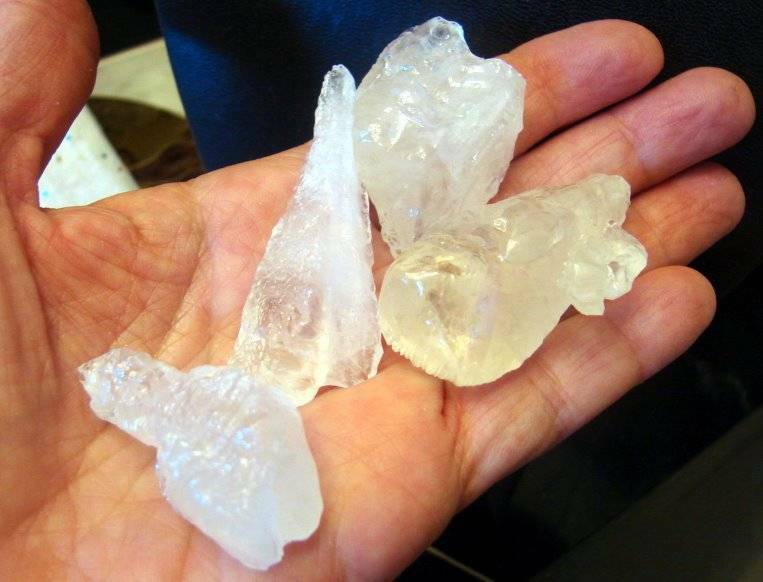 ONE WHITE MOLDAVITE CALCITE CRYSTAL GORGEOUS MEXICO