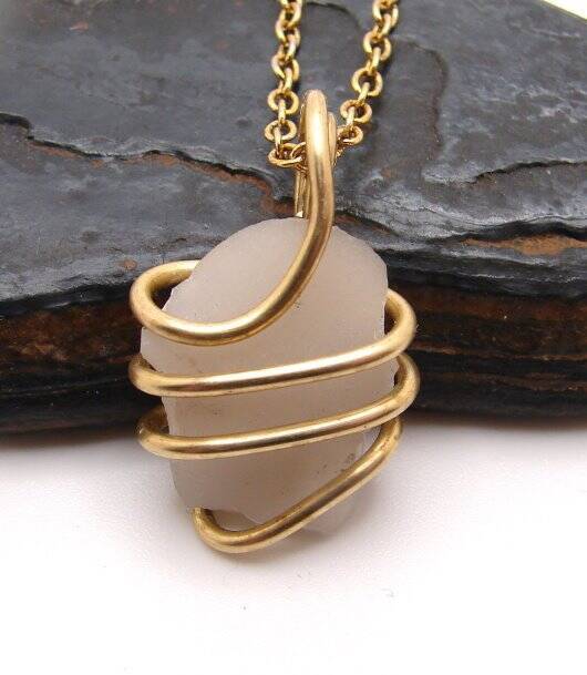 NOVACULITE PENDANT IN MERLIN'S GOLD - BE FREE AGAIN #58