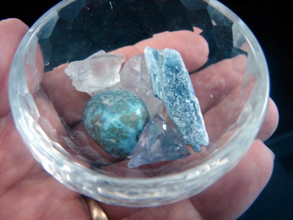 CRYSTAL BOWL  PETALITE LARIMAR DANBURITE FLUORITE KYANITE GOLDEN LABRADORITE
