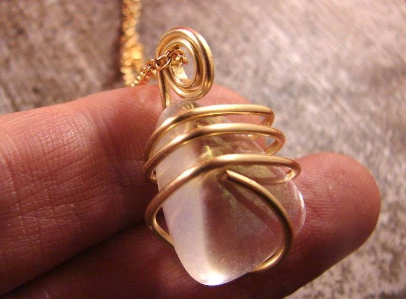 LUMINOUS FANTASY AURA TITANIUM CRYSTAL NECKLACE BRONZE GOLD REIKI 8