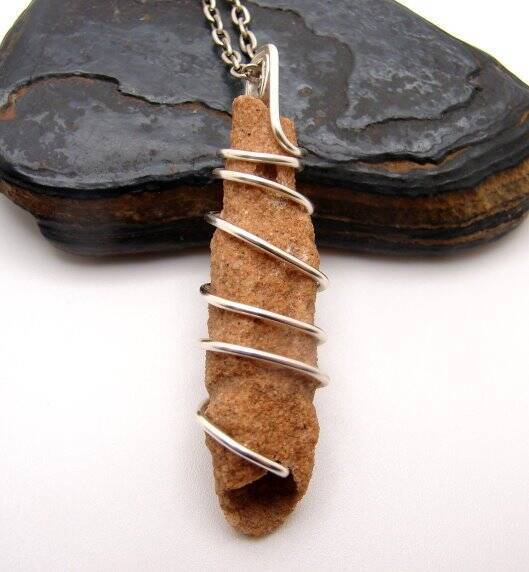 RARE UNUSUAL PRAYER PIPE LIGHTNING STRIKE SARAHA DESERT FULGURITE CRYSTAL #908