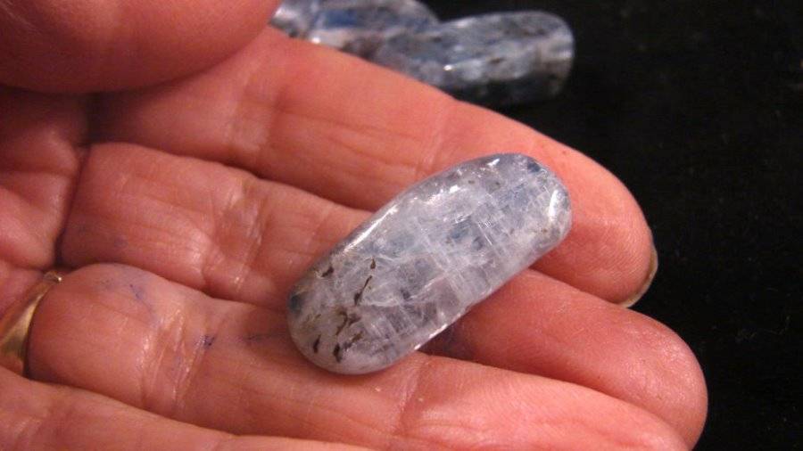 Healing Deep Blue Kyanite Gemstone Pendant Silver Free Chain