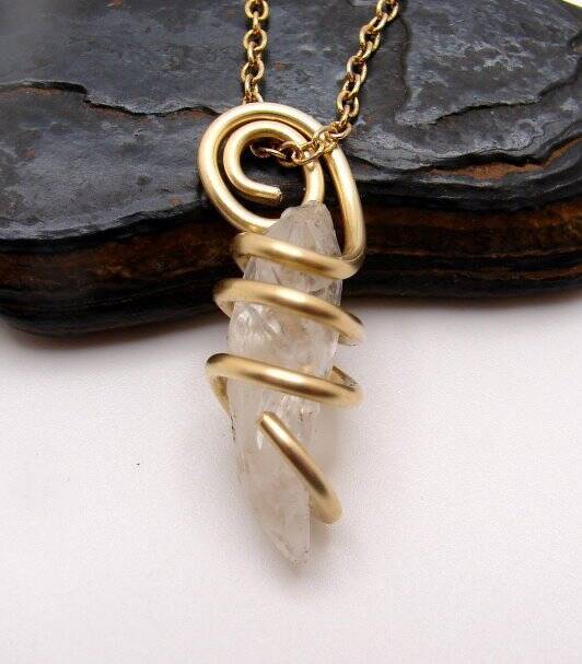 SATYALOKA PENDANT GATHERED BY MONKS INDIA ENLIGHTENMENT Merlin's Gold #320