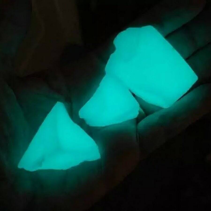 Kryptonite Glow in the Dark Glowing Rocks Pendant / Superman SuperHero Hero #62