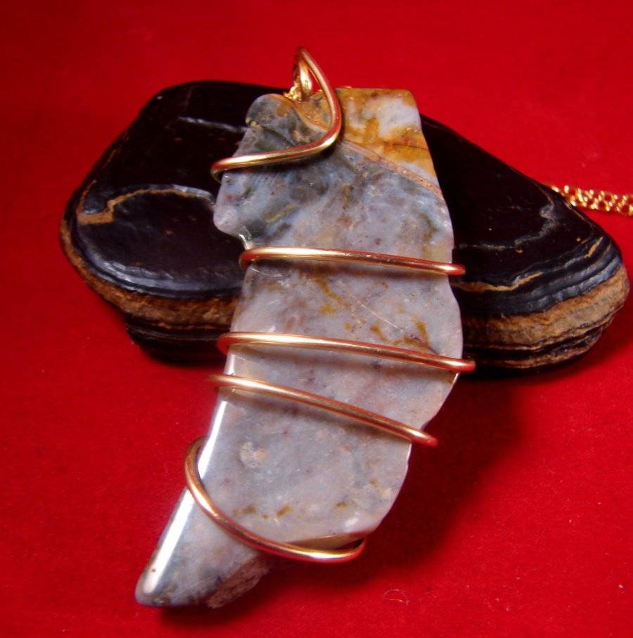 Gorgeous Agate Pendant in Bronze Merlin's Gold 3
