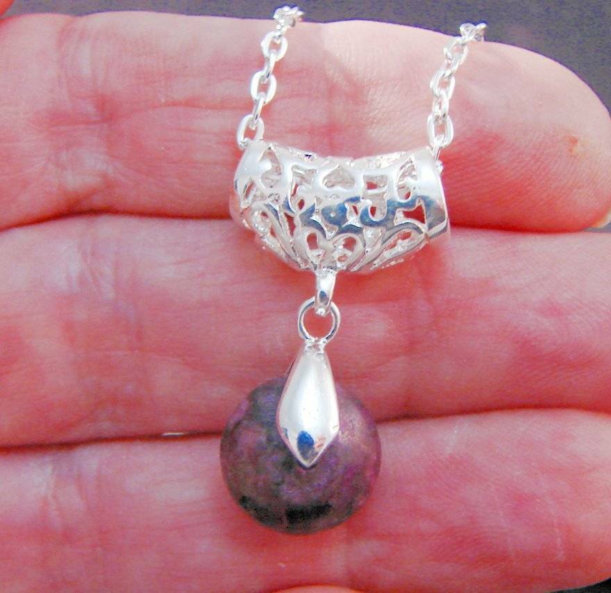 Luvulite Grape Sugilite Royal Azel Gemstone Pendant Silver 18" Chain