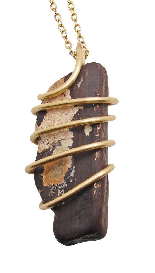 PENDANT OF OLDEST STONE IN THE WORLD 2 BILLION YEAR OLD GENESIS STONE GOLD #801