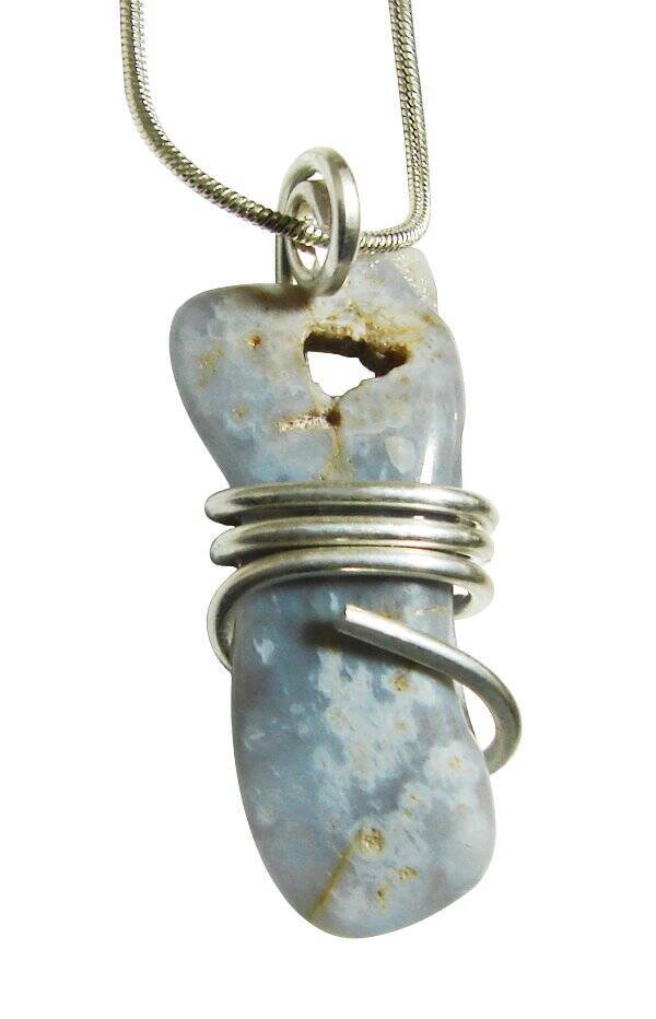 GENUINE ELLENSBURG TRUE BLUE AGATE PENDANT, MEDIUM BLUE #101