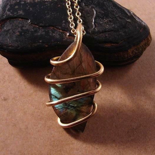 NORTHERN LIGHTS LABRADORITE CRYSTAL PENDANT MERLIN'S GOLD ANCIENT BRONZE #20