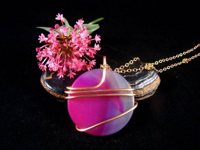 PINKiISH AGATE HEALING PENDANT BRONZE MERLIN'S GOLD- BALANCE CHAKRAS #105