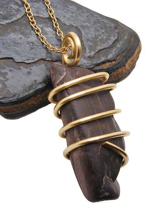 PENDANT OF OLDEST STONE IN THE WORLD 2 BILLION YEAR OLD GENESIS STONE GOLD #801