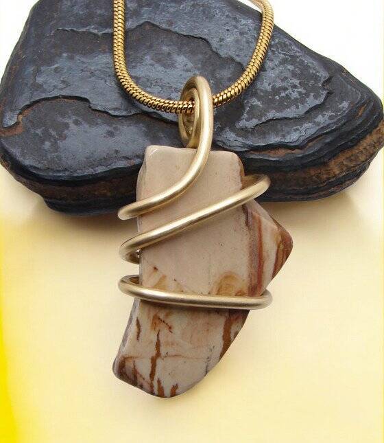 81.5 cts - NEW RADIANCE JASPER ART AMULET PENDANT Necklace MERLIN'S GOLD #100