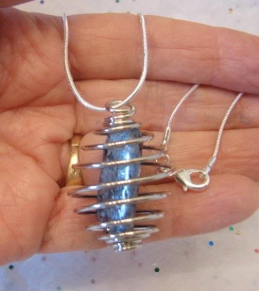 Healing Deep Blue Kyanite Gemstone Pendant Silver Free Chain